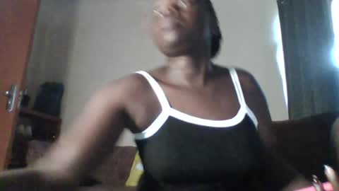 Snapshot of dollyvee chatting on 6, 7, 2026 dollyvee online show from 6, 7, 2026