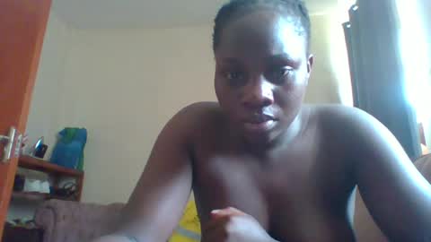 Snapshot of dollyvee chatting on 7, 7, 2026 dollyvee online show from 7, 7, 2026