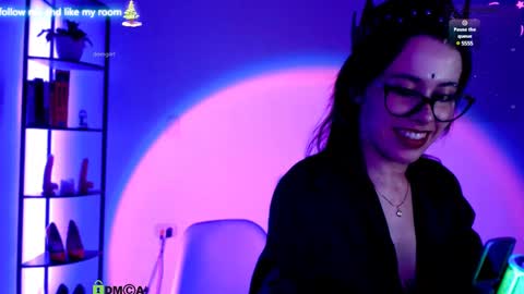 Snapshot of domgiirl chatting on 19, 12, 2024 Mistress online show from 19, 12, 2024