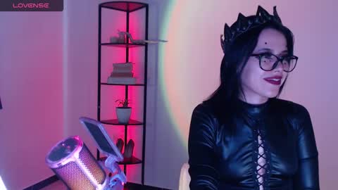 Snapshot of domgiirl chatting on 8, 9, 2025 Mistress online show from 8, 9, 2025