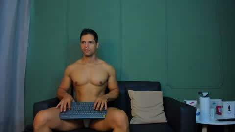 Dominc berry online show from 20, 6, 2026
