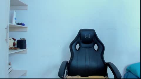 dominic_smith_ online show from 21, 12, 2024