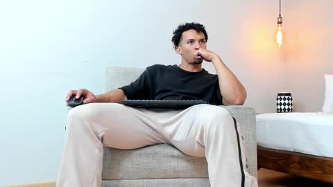 Dominick Star online show from 29, 1, 2025