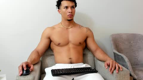 Dominick Star online show from 30, 1, 2025