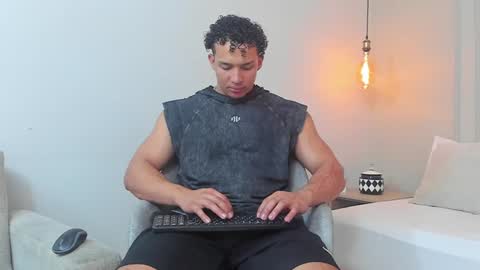 Dominick Star online show from 8, 2, 2025