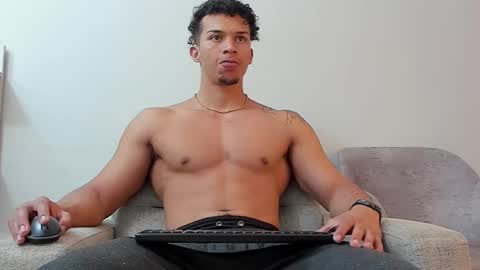 Dominick Star online show from 6, 3, 2025