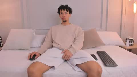 Dominick Star online show from 4, 11, 2025