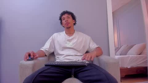 Dominick Star online show from 17, 2, 2026