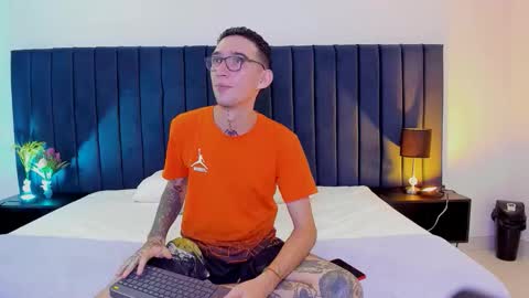 dominik_thompson777 online show from 20, 9, 2025
