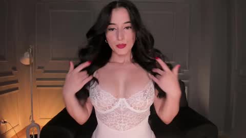 Dominique online show from 1, 3, 2025