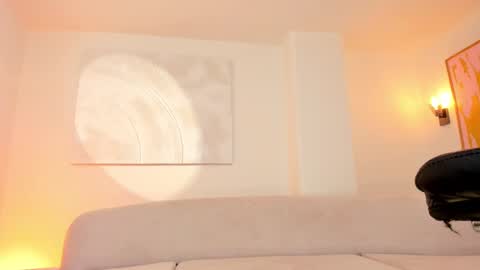 Dominique online show from 11, 3, 2025