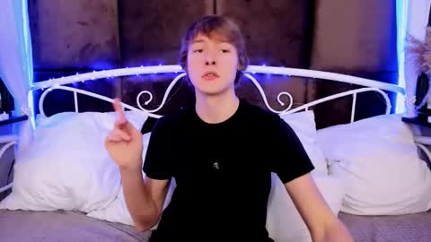 Donald online show from 5, 12, 2025