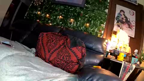 Snapshot of donkellz chatting on 30, 10, 2025 Sapphire Fox online show from 30, 10, 2025