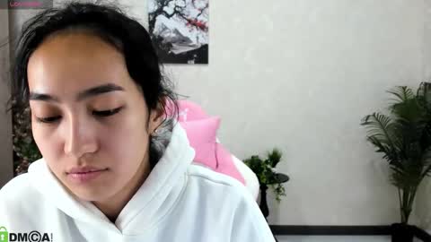 Snapshot of donnaa_drew chatting on 6, 10, 2025 Aura online show from 6, 10, 2025