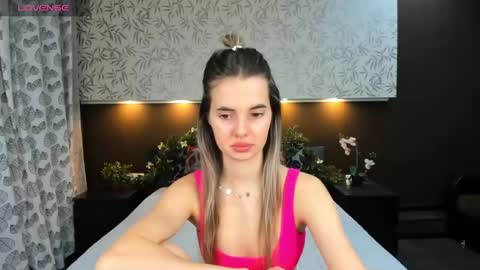 Donna On GMT2 Mon-Fri 3-9 AM online show from 20, 12, 2024