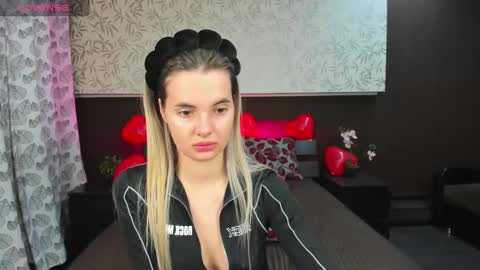 Donna On GMT2 Mon-Fri 3-9 AM online show from 22, 2, 2025