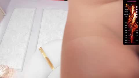 Paula DiazGMT-5 0730 - 1400 online show from 13, 10, 2025