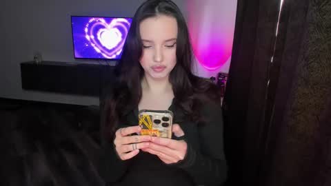 Dora Charmer online show from 15, 3, 2026