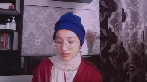 Snapshot of dorcasgryniuk chatting on 8, 10, 2025 Mia online show from 8, 10, 2025