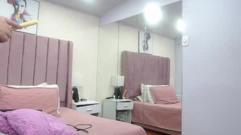 Anny online show from 6, 4, 2026