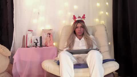 Nicolle online show from 22, 12, 2024