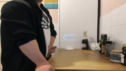 menu  below online show from 18, 4, 2026