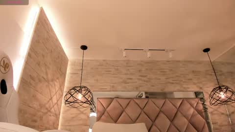  DOROTHY online show from 11, 2, 2025