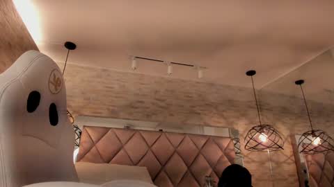  DOROTHY online show from 21, 2, 2025