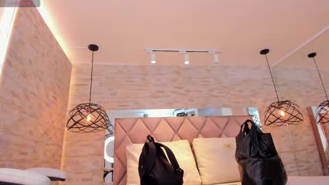  DOROTHY online show from 25, 2, 2025