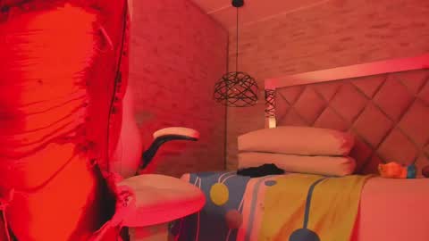  DOROTHY online show from 28, 2, 2025