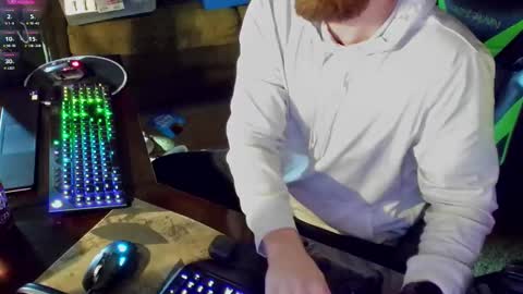 Snapshot of dotyoureyezez chatting on 4, 1, 2025 DotYourEyezez online show from 4, 1, 2025