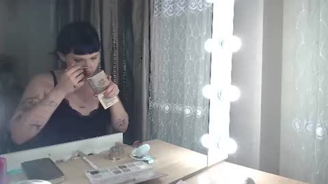 IssadoraMunris online show from 27, 6, 2026