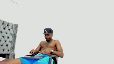 DOUGLAS online show from 16, 10, 2025