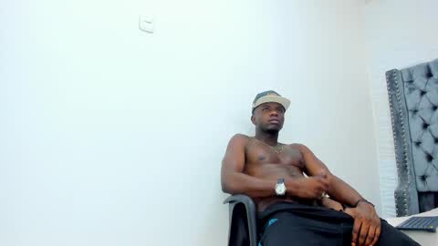 DOUGLAS online show from 21, 10, 2025