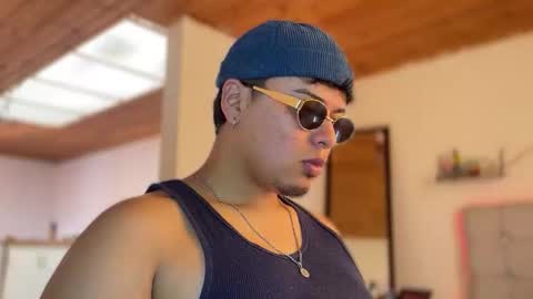 Snapshot of drakenn_ chatting on 4, 2, 2026 drakeeee online show from 4, 2, 2026