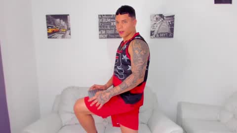 Snapshot of drakesmith01 chatting on 6, 10, 2025 Drake Smith online show from 6, 10, 2025