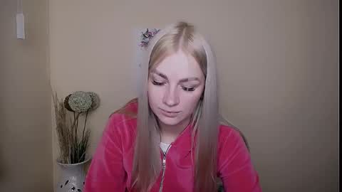 Snapshot of dream_dolly_ chatting on 22, 9, 2025 dream_dolly_ online show from 22, 9, 2025