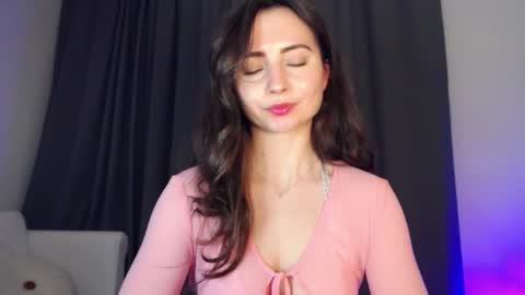 Nicole online show from 26, 1, 2025