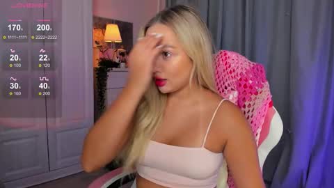 Snapshot of dreamaise chatting on 5, 10, 2025 Mary pvt open use pink and blue app lovense online show from 5, 10, 2025