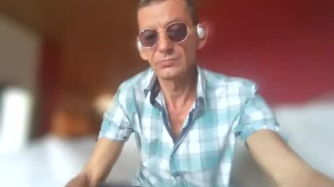 Snapshot of dreambob chatting on 9, 7, 2026 Dreambob online show from 9, 7, 2026