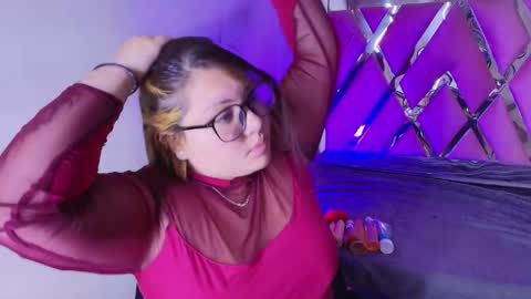 Snapshot of dreambooo_ chatting on 29, 4, 2026 C A M I L A online show from 29, 4, 2026