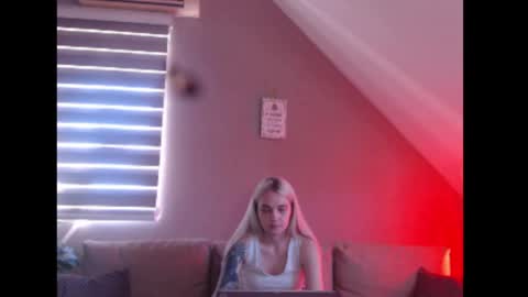 Snapshot of dreamcatcherfantasy chatting on 28, 5, 2026 A girl online show from 28, 5, 2026