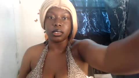Snapshot of dreamy_creamypussy chatting on 26, 7, 2026 BEAUTY online show from 26, 7, 2026