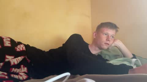 dreamy_devi1 online show from 18, 4, 2026