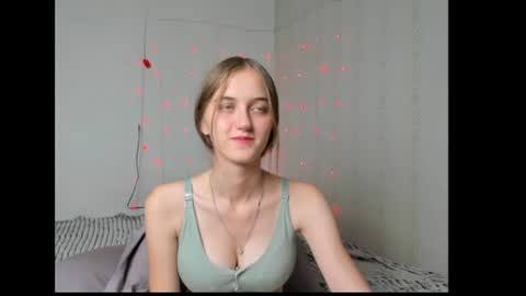 Snapshot of dreamy_pollyyy chatting on 4, 7, 2026 dreamy_pollyyy online show from 4, 7, 2026