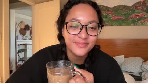 RIRI OR DREAMY online show from 22, 12, 2024