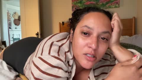 RIRI OR DREAMY online show from 8, 2, 2025