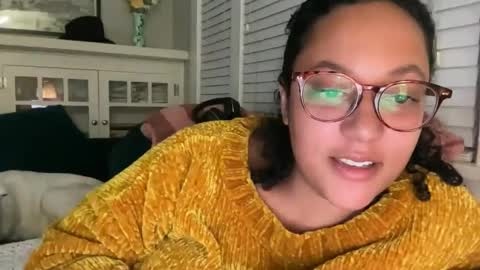 RIRI OR DREAMY online show from 10, 2, 2025