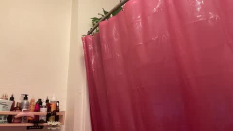 RIRI OR DREAMY online show from 10, 3, 2025