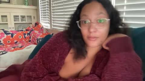 RIRI OR DREAMY online show from 18, 10, 2025